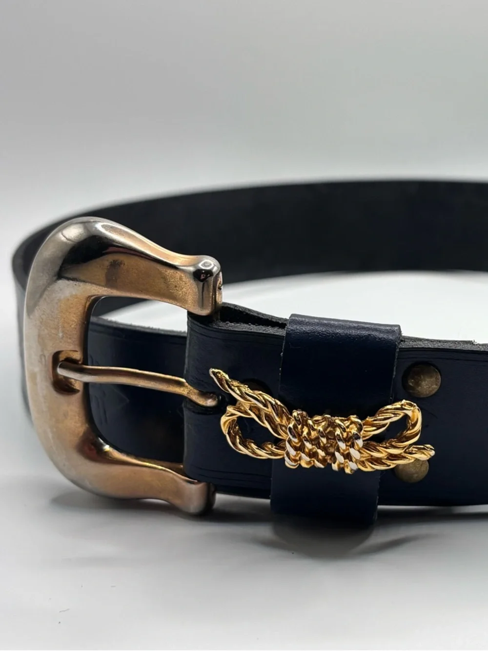 Vintage Italian Leather Belt Gold Rope Detail Small 27 Western Boho - Picture 1 of 8
